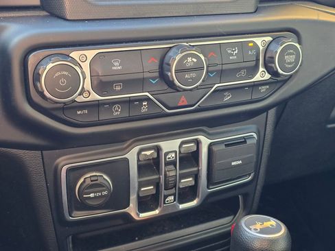 Used 2019 Jeep Wrangler Unlimited Sport S image 21