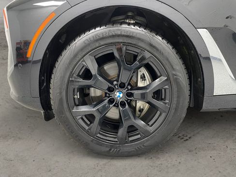 Used 2023 BMW X7 xDrive40i w/ Premium Package image 12