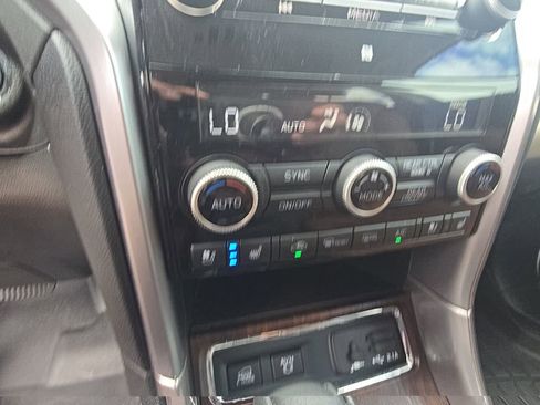 Used 2019 Subaru Ascent Touring image 25