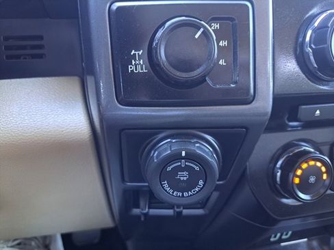 Used 2017 Ford F150 XLT w/ Equipment Group 302A Luxury image 22