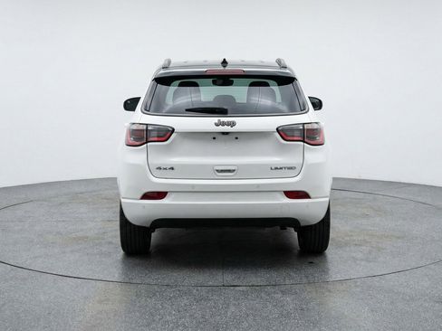 Used 2025 Jeep Compass Trailhawk image 7