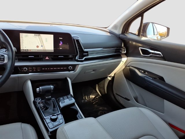 Used 2024 Kia Sportage EX FWD image 31