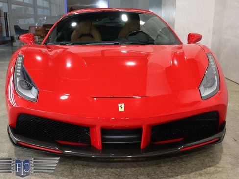Used 2018 Ferrari 488 GTB RWD image 7
