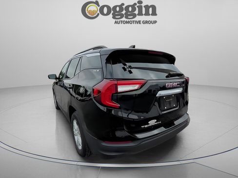 Certified 2022 GMC Terrain SLE w/ Driver Convenience Package image 8