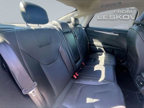 Used 2016 Ford Fusion Titanium FWD image 21