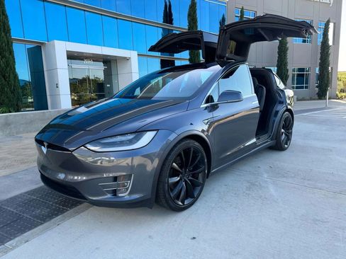 Used 2019 Tesla Model X Long Range image 36