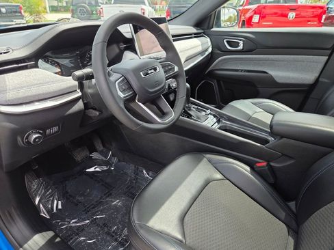 Used 2023 Jeep Compass Latitude w/ Sun and Sound Group image 24