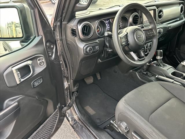 Used 2023 Jeep Gladiator Sport AWD/4WD image 14