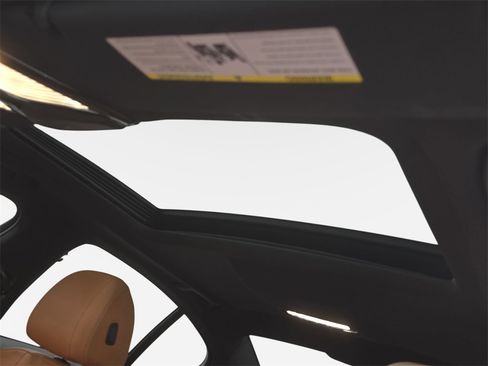 Used 2023 BMW 530i w/ Convenience Package image 28