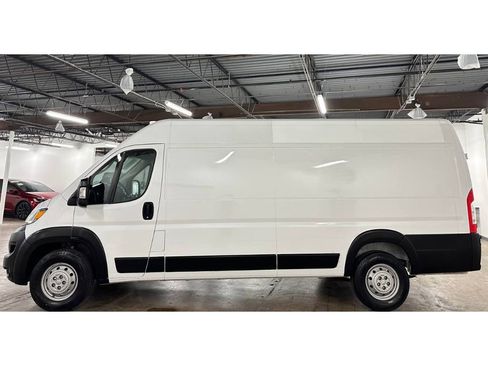 Used 2023 RAM ProMaster 3500 FWD image 8