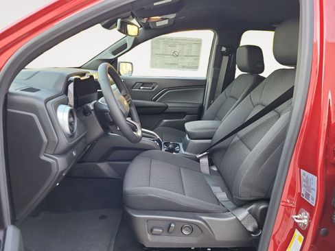 Used 2024 Chevrolet Colorado LT w/ LT Convenience Package II image 10