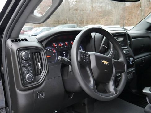 Used 2024 Chevrolet Silverado 2500 Custom w/ Custom Value Package image 10