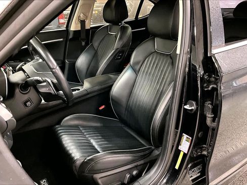 Used 2022 Genesis G70 2.0T w/ Prestige Package image 8