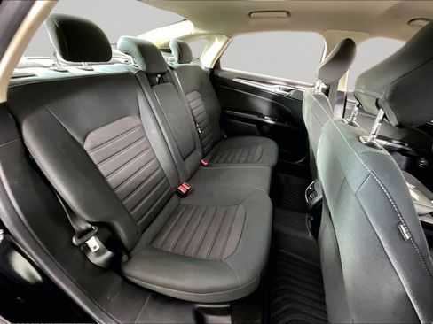 Used 2020 Ford Fusion SE FWD image 22
