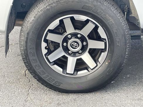 Used 2024 Toyota 4Runner TRD Off-Road Premium image 13