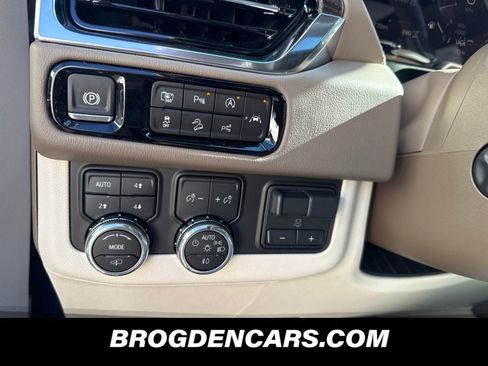 New 2026 GMC Yukon XL Denali image 10