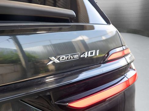 Used 2024 BMW X7 xDrive40i w/ M Sport Package AWD/4WD image 16