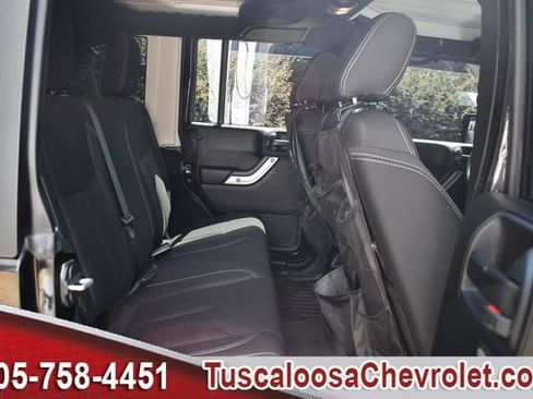 Used 2018 Jeep Wrangler Unlimited Rubicon w/ Connectivity Group AWD/4WD image 21