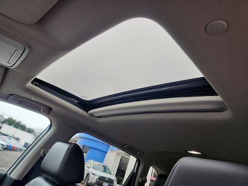 Used 2025 Honda CR-V EX-L image 15