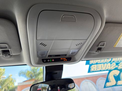 Used 2022 Chevrolet Equinox LT image 31