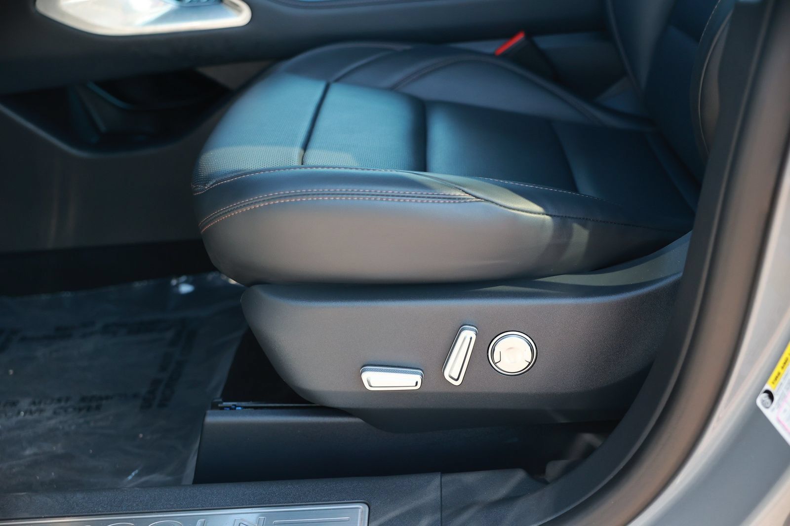 Used 2024 Lincoln Nautilus Premier w/ Jet Appearance Package AWD/4WD image 24