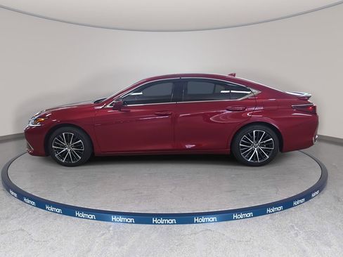 Used 2024 Lexus ES 300h w/ Premium Package image 11