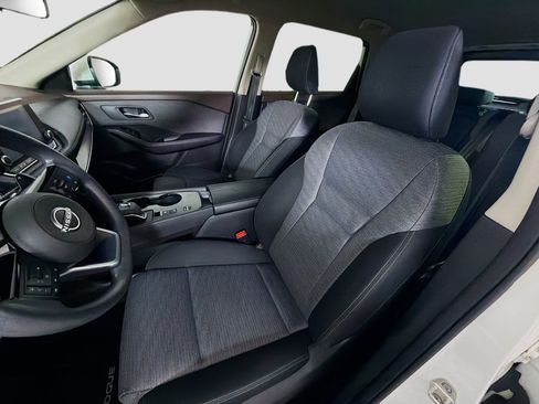Used 2023 Nissan Rogue SV FWD image 13