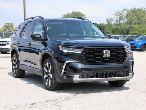 Used 2024 Honda Pilot Elite image 4