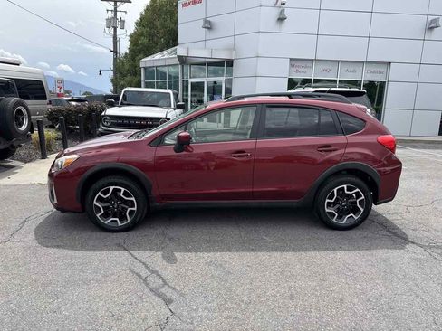 Used 2016 Subaru Crosstrek 2.0i Premium w/ Moonroof Package AWD/4WD image 9