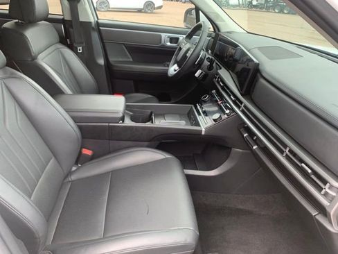 Used 2025 Hyundai Santa Fe SEL FWD image 30