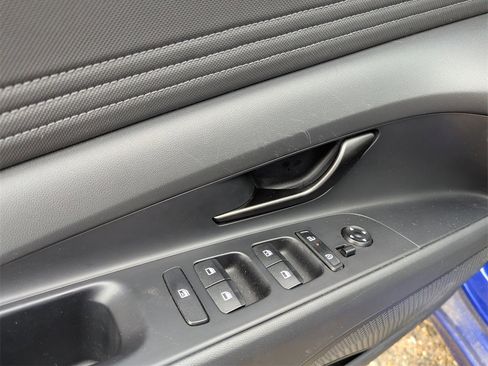 Certified 2025 Hyundai Elantra Sport image 16