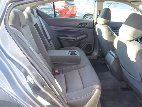 Used 2025 Nissan Altima 2.5 SV FWD image 21