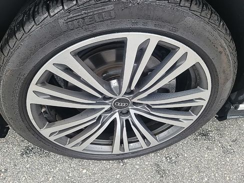 Used 2022 Audi A8 L 3.0T w/ Luxury Package AWD/4WD image 8