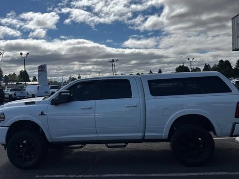 Used 2024 RAM 2500 Big Horn w/ Night Edition AWD/4WD image 8