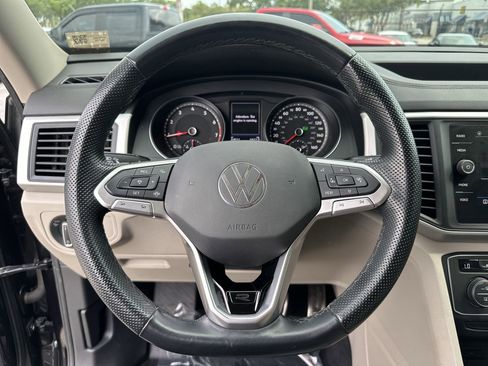 Used 2021 Volkswagen Atlas SE w/ Panoramic Sunroof Package FWD image 11