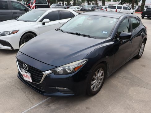 Used 2018 MAZDA MAZDA3 Sport FWD image 4