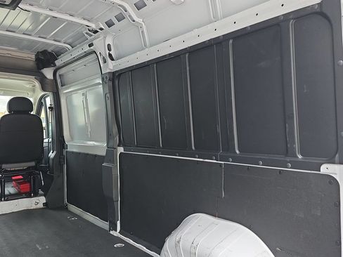 Used 2025 RAM ProMaster 2500 w/ Convenience Group FWD image 13
