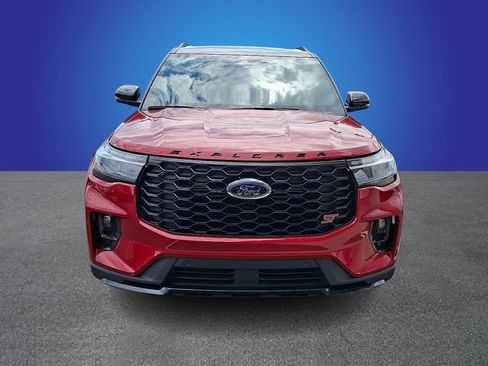 Used 2025 Ford Explorer ST AWD/4WD image 2