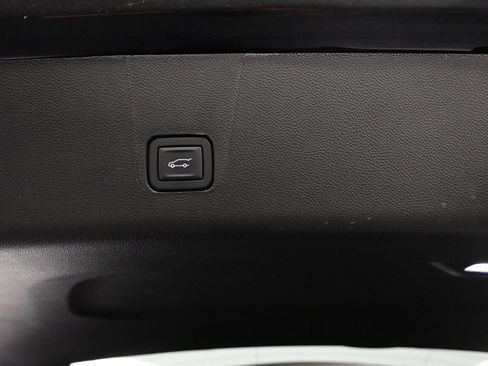 Used 2023 Chevrolet Traverse LT AWD/4WD image 28