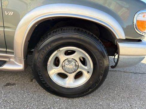 Used 1999 Ford Explorer AWD 4-Door image 31