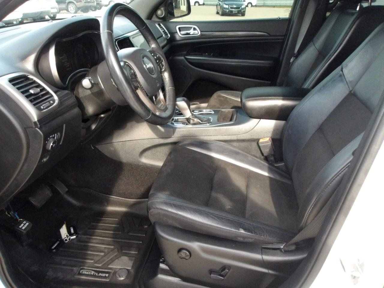 Used 2020 Jeep Grand Cherokee Altitude RWD image 19