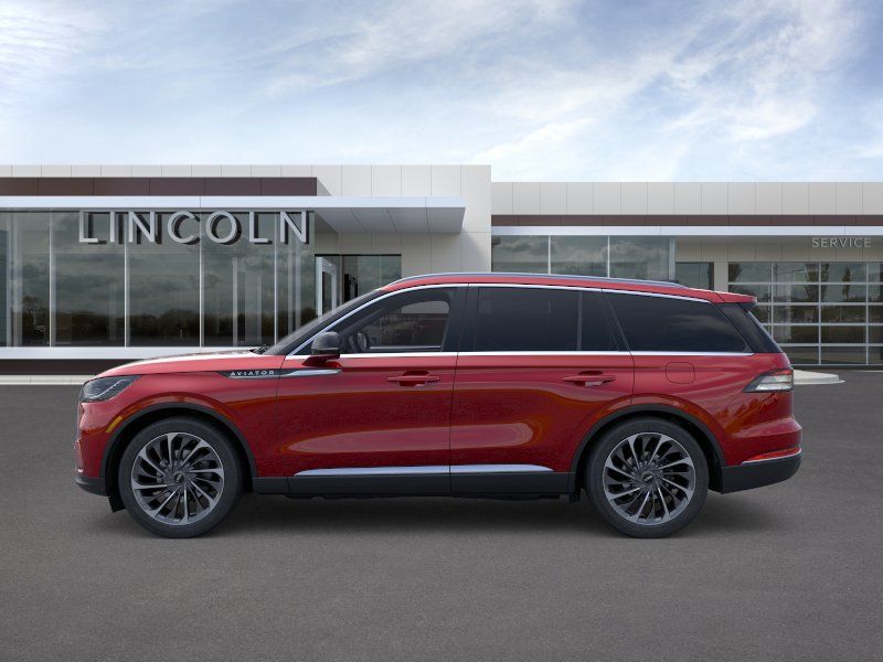Used 2025 Lincoln Aviator Reserve w/ Luxury Package RWD image 3