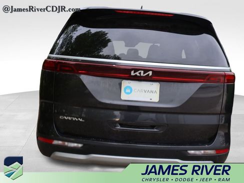Used 2023 Kia Carnival LX image 14