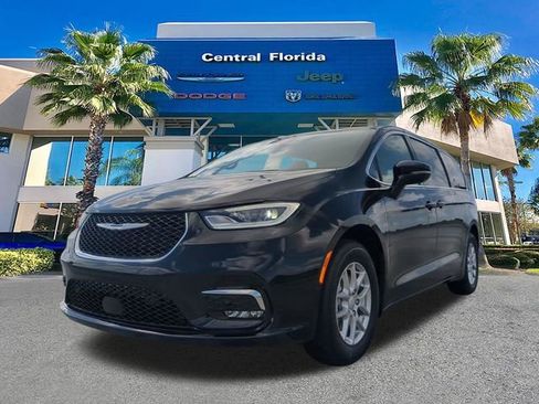 New 2026 Chrysler Pacifica Select FWD image 9
