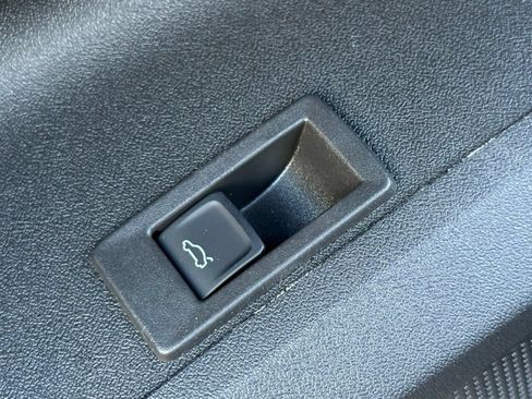 Used 2025 Audi Q5 Premium w/ Convenience Package AWD/4WD image 73