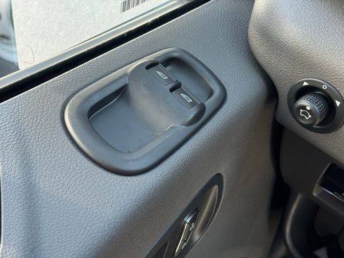 New 2025 Ford Transit 250 148 Medium Roof image 14