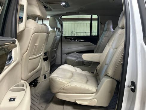 Used 2019 Cadillac Escalade ESV Premium Luxury AWD/4WD image 23