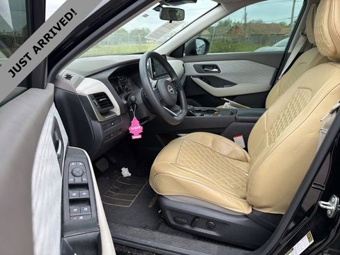 Certified 2023 Nissan Rogue SV image 13