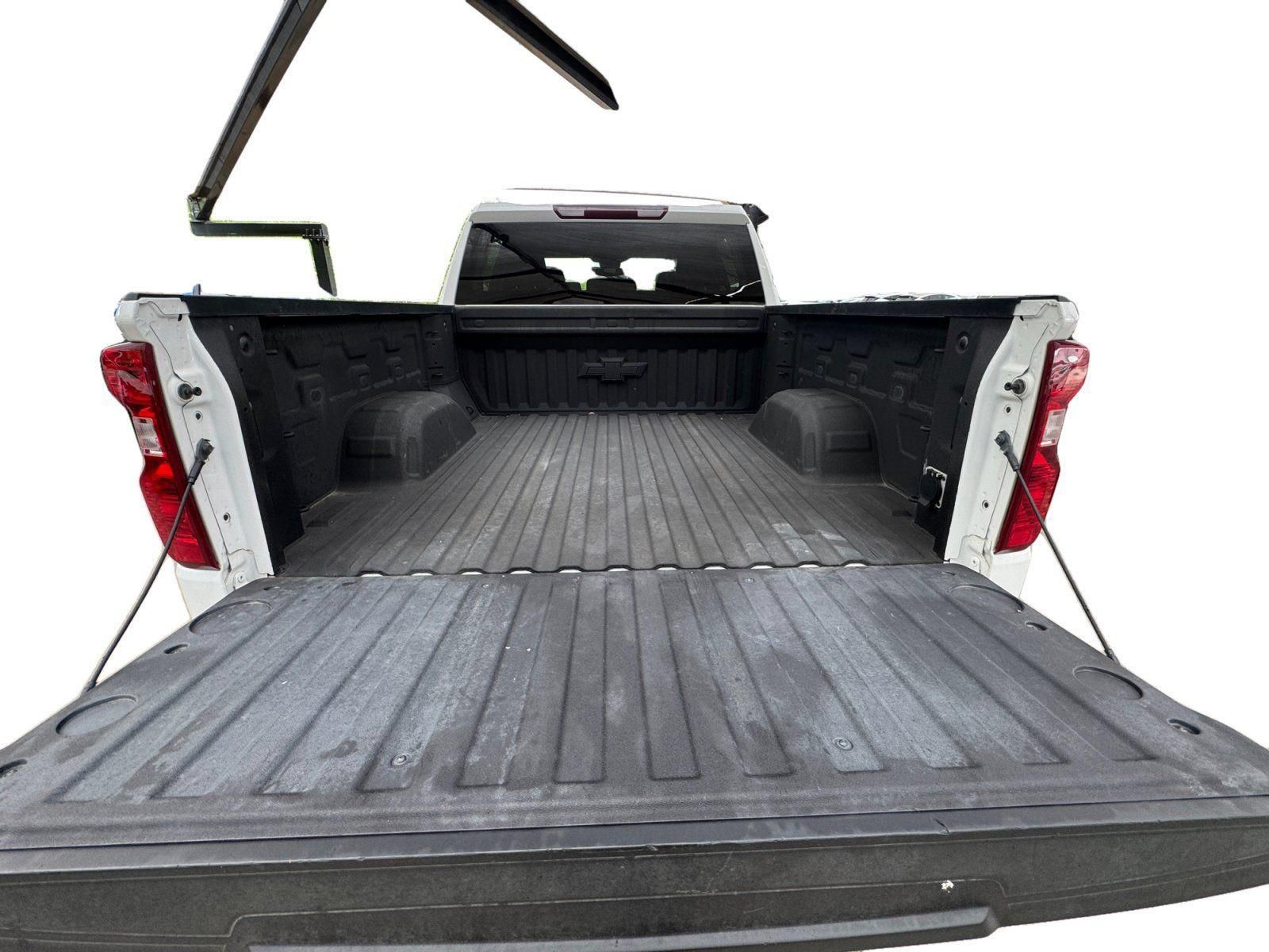 Used 2023 Chevrolet Silverado 1500 LT w/ Protection Package RWD image 18