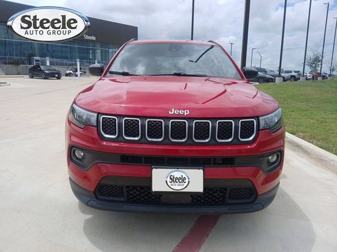 Used 2023 Jeep Compass Latitude AWD/4WD image 14